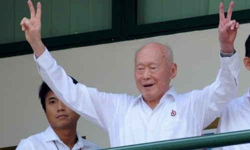 Singapore's founding father Lee Kuan Yew dies at 91