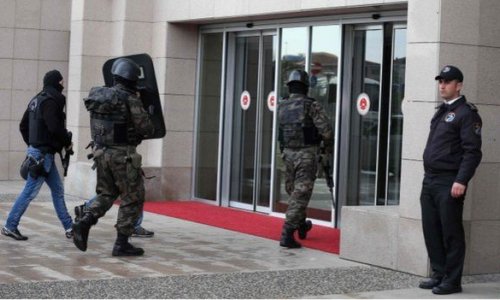 Bloody end to Turkey prosecutor hostage crisis