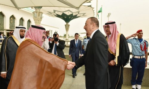President Ilham Aliyev, his spouse arrive in Jeddah