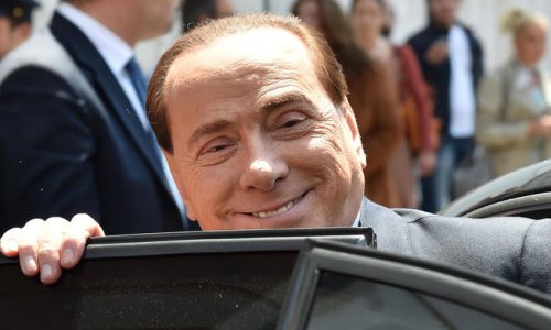 У Берлускони кончился срок