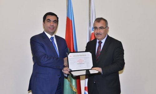 Bakı Ali Neft Məktəbinə beynəlxalq sertifikat verildi - FOTOLAR