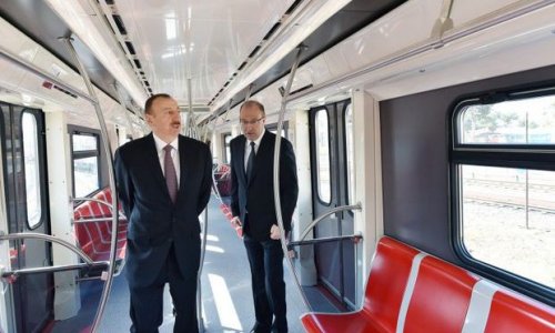 Ильхам Алиев ознакомился с новыми вагонами метро