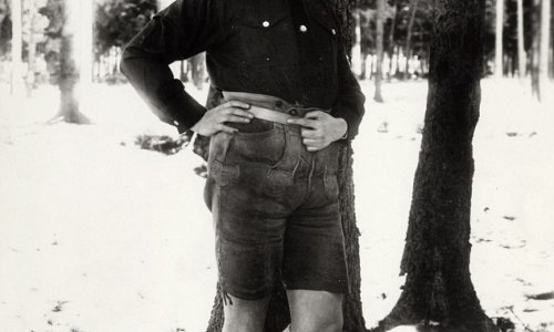 The embarrassing photographs of Adolf Hitler posing in lederhosen