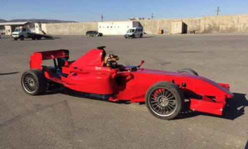 Azərbaycanlı Formula-1 avtomobili yığıb satışa çıxardı - FOTOLAR