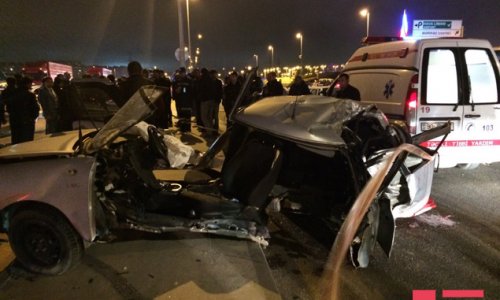 3 dead after car slams into light pole in Baku