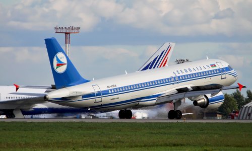 Güclü külək Bakı aeroportunun işinə təsir göstərmədi