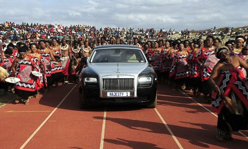 Jaw-dropping life of Zulu King is blamed for sparking South African bloodshed