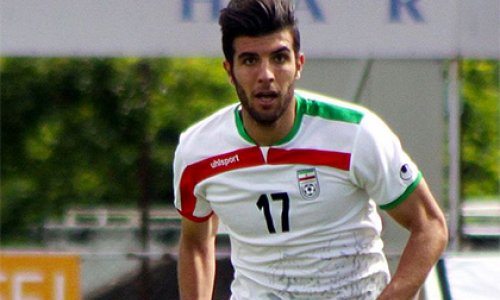 Иранский футболист подрался с фанатом