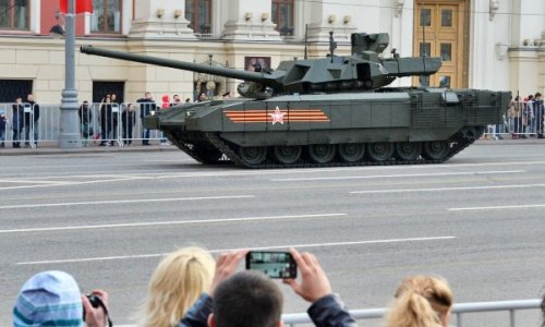Российских супер танк заглох на параде Победы