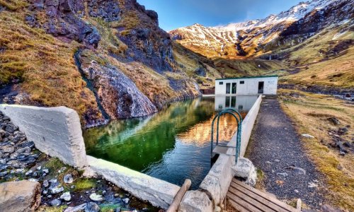 Incredible hidden pool nestled in the mountains of Iceland