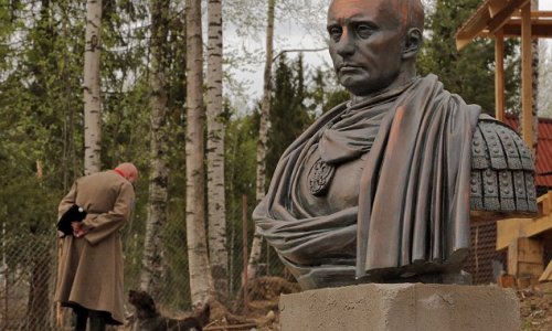 Cossacks unveil extraordinary bust of Russian leader as a Roman Caesar