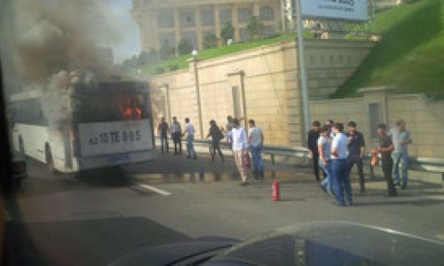 ​Bakıda sərnişin avtobusu yandı