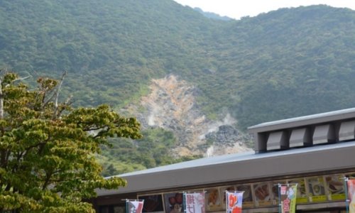 В Японии разбушевался вулкан