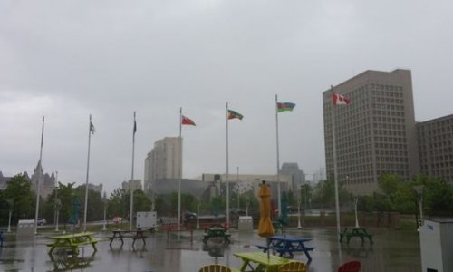 Флаг Азербайджана поднят в Канаде