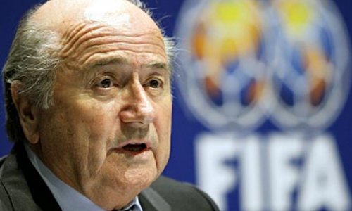 Блаттер осудил УЕФА
