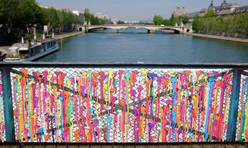 Parisian love padlocks replaced with graffiti art