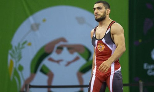 Armenian Arutyunyan heckled as misses wrestling gold