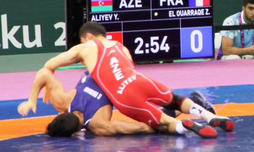 Азербайджанский борец в 1/4 финала