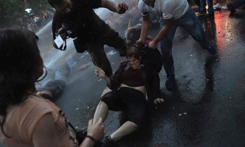 В Ереване возобновилась масштабная акция протеста