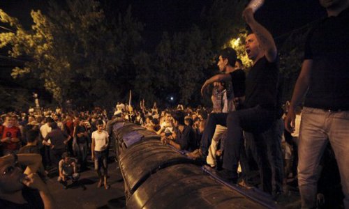 Протесты охватили Армению