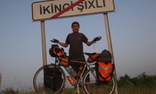 Ipswich cyclist gets deported from Azerbaijan during round-world quest