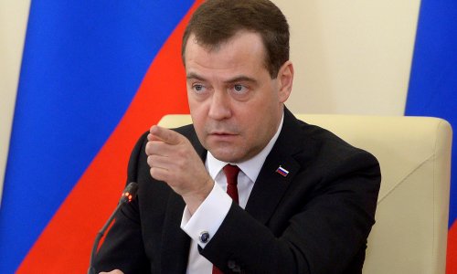 Dmitri Medvedev: “Ermənistandakı vəziyyəti diqqətlə izləyirik”