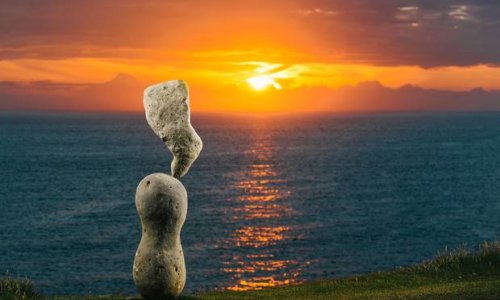 Stone balancer Adrian Gray creates striking statues on the Isle of Man