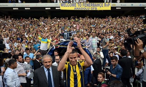 Robin van Persie promises to help new club Fenerbahce