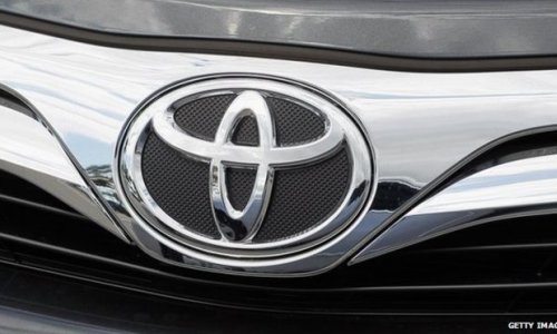 Toyota recalls 625,000 hybrids over software glitch