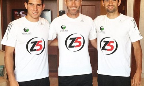 Zinedine Zidane and son Enzo return to Real Madrid Castilla training