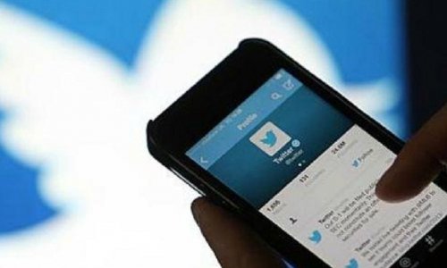 Twitter deletes plagiarised jokes for 'copyright infringement'