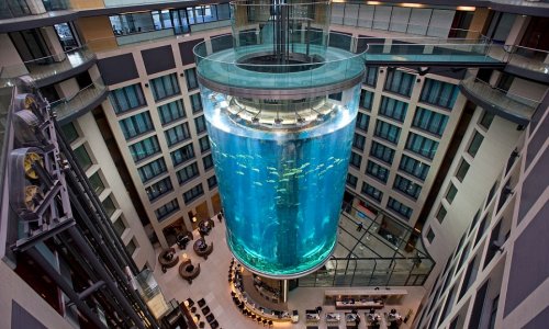 Incredible 82ft-tall hotel aquarium in Berlin