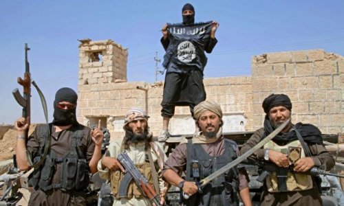 Боевики ИГИЛ казнили 300 человек