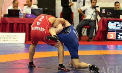 Azerbaijani wrestlers beat Armenian rivals