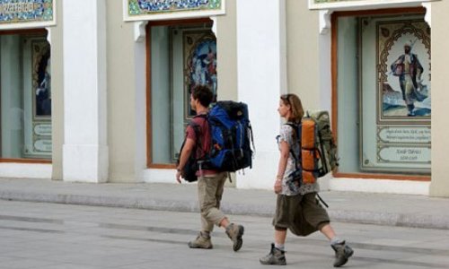 Rus turistlərinin ən çox getdiyi turistik marşrutlar – Bakı ən bahalıdır