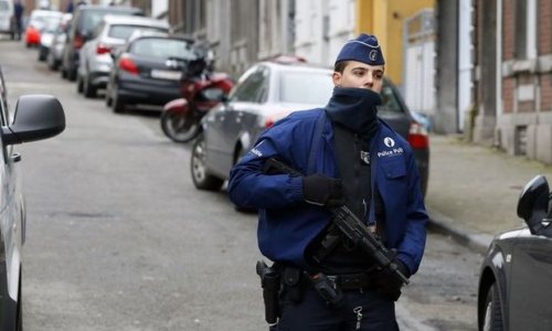 İntihar etmək istəyən adamı polis öldürdü