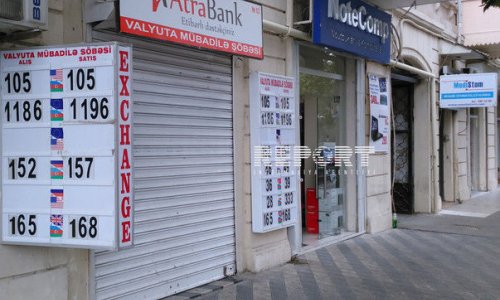 Bakıda banklar dollar satışını dayandırıb