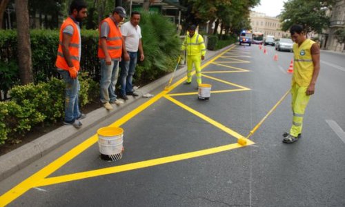 Bakıda avtobuslar üçün nişanlama xətləri çəkilir - FOTO