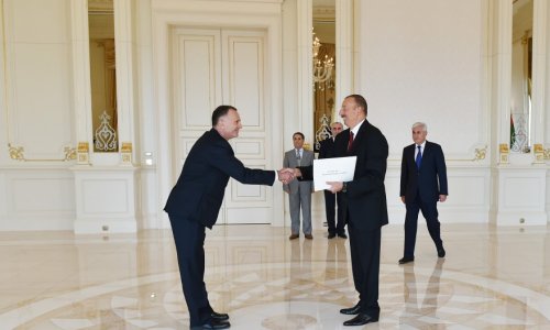 Aliyev receives credentials of new Israeli ambassador in Baku