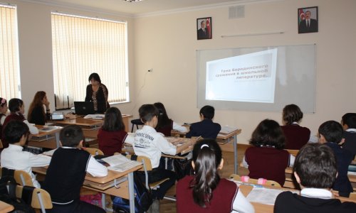 Mikayıl Cabbarov daha aşağı siniflərdə imtahanların verilməsini təklif edib