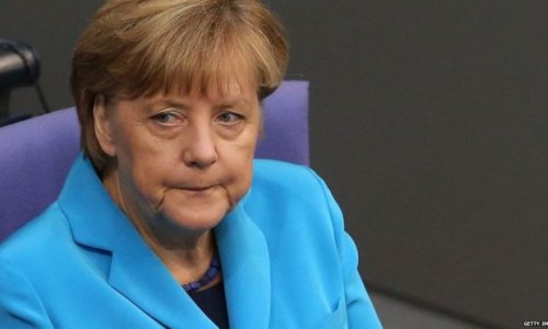 Migrant crisis: Mixed messages from Merkel