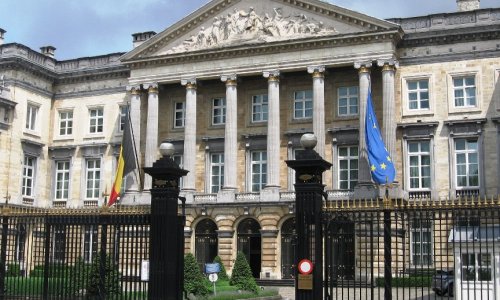 Belçika Parlamentinin binasında olanlar təxliyyə edilir
