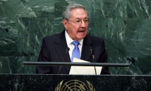 Raul Castro calls for US to lift trade embargo