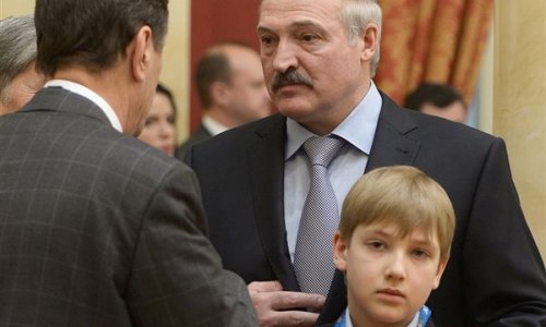 Lukaşenkonun 11 yaşlı oğlu BMT-də - FOTO