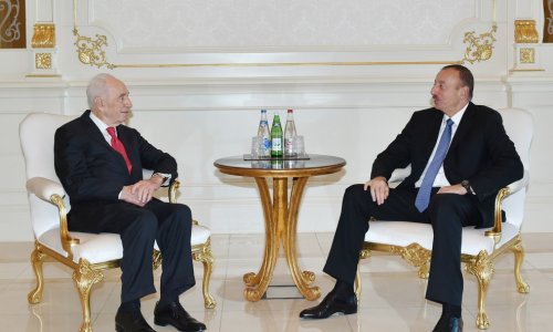 Ex-Israeli president Peres visits Azerbaijani leader in Baku