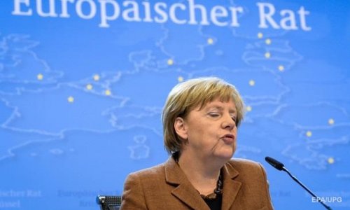 Рейтинг Меркель упал до четырехлетнего минимума