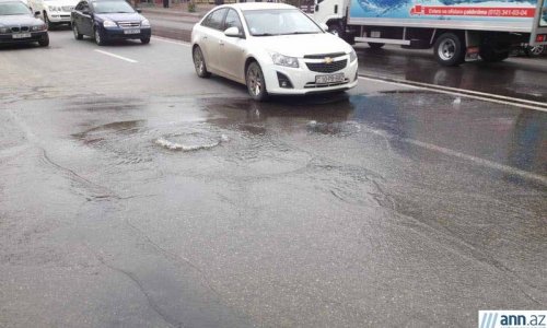Центральная улица Баку затоплена сточными водами -  ФОТО