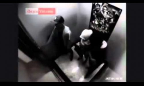 РАЗНОЕ: Девушка в хиджабе в лифте вытворяет невероятное
