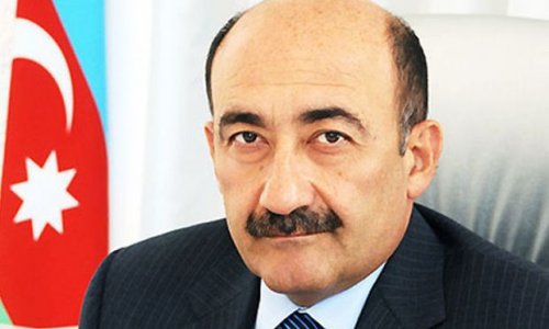 Əbülfəs Qarayev otellərə lisenziya verilməsini dayandırdı