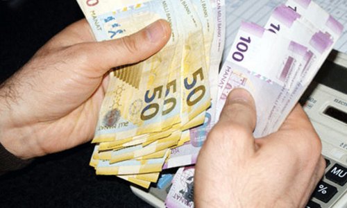 Azerbaijan may devalue manat again by 25% in early 2016: EIU